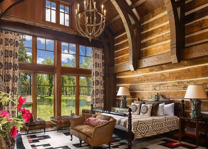 Luxury Mountain Estate With Panoramic Views