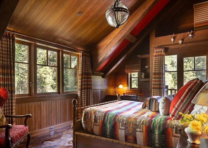 Luxury Mountain Estate With Panoramic Views