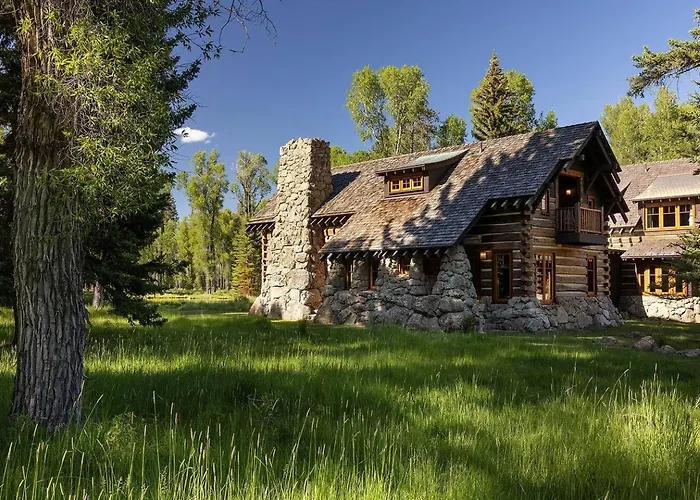 Luxury Mountain Estate With Panoramic Views
